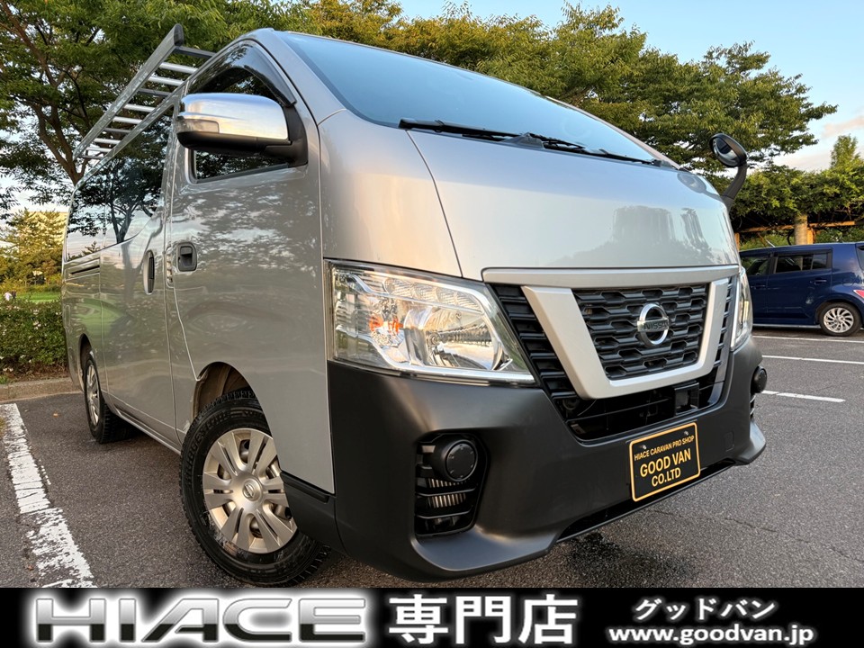 ロングDX　切替４ＷＤ　ディーゼルターボ　低床　６人乗り　ＡＴ　５ドア　ルーフキャリア　キーレス　電動格納ミラー　衝突被害軽減システム　横滑り防止　フルセグＴＶ　ナビ　Ｂカメラ　Ｂｌｕｅｔｏｏｔｈ　リアヒーター