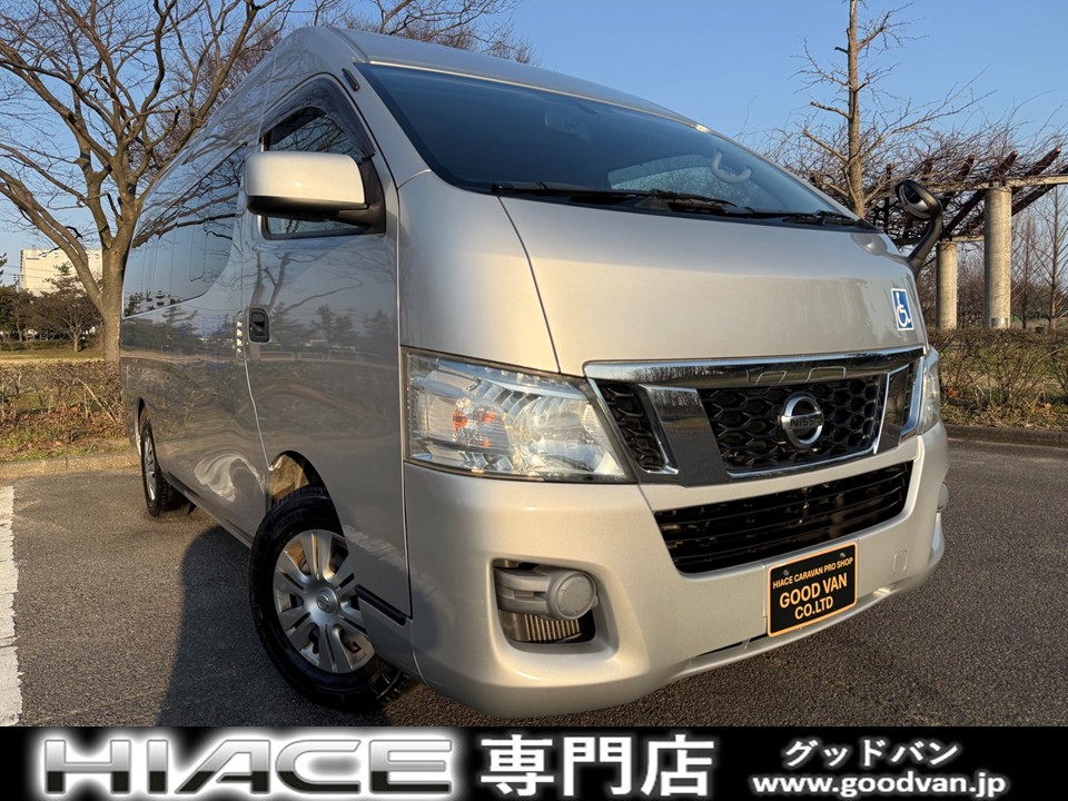 福祉車両　切替４ＷＤ　ディーゼル　ハイルーフ　車椅子２基　リアリフト　電動固定装置　電動ステップ　オートマ　１０人乗り　Ｂカメラ　電動格納ミラー　Ｗエアコン　キーレス　寒冷地仕様　修復歴無し　関西仕入